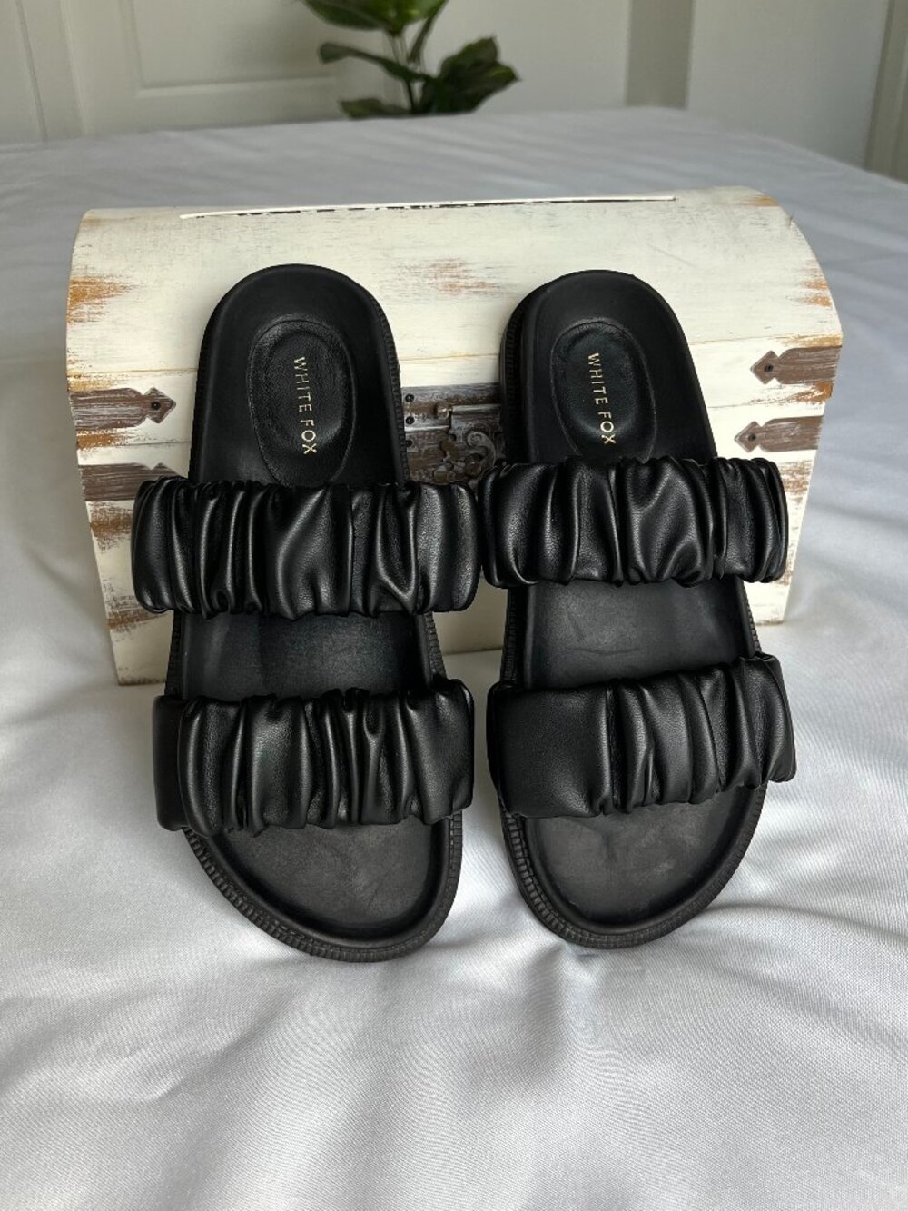 White Fox Sandals Womens Size 8 Slides Chunky Platform Ruched Double Straps